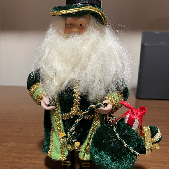 9.5” Tall Irish Santa Claus Cloth Figure, Holiday Decoration, St. Patricks Day. - Picture 1 of 8